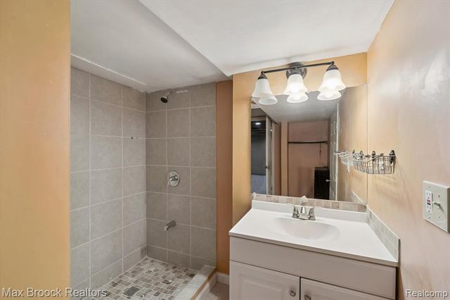 5872 Meadowview Drive, Plymouth, MI 48187