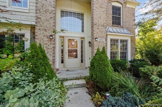 5872 Meadowview Drive, Plymouth, MI 48187