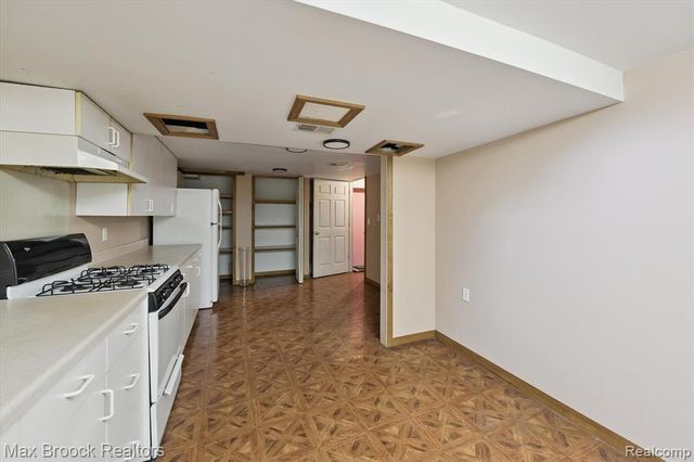 5872 Meadowview Drive, Plymouth, MI 48187