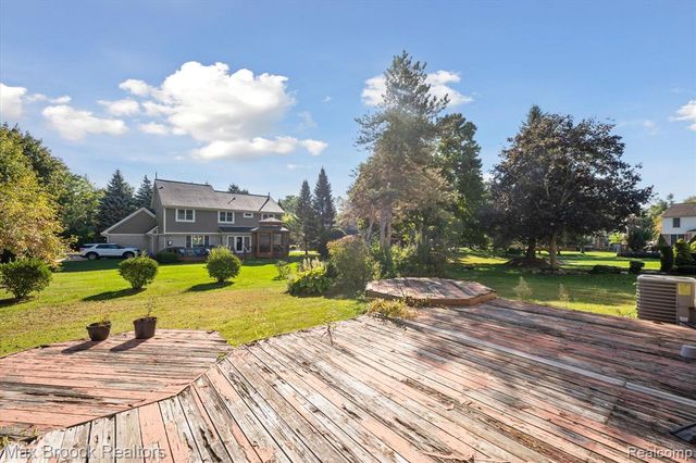 5872 Meadowview Drive, Plymouth, MI 48187