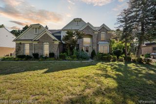 5872 Meadowview Drive, Plymouth, MI 48187