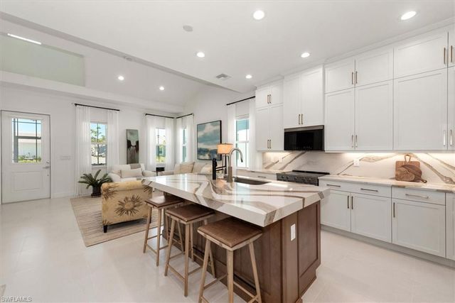 7315 Cayo Coco LN, Naples, FL 34113