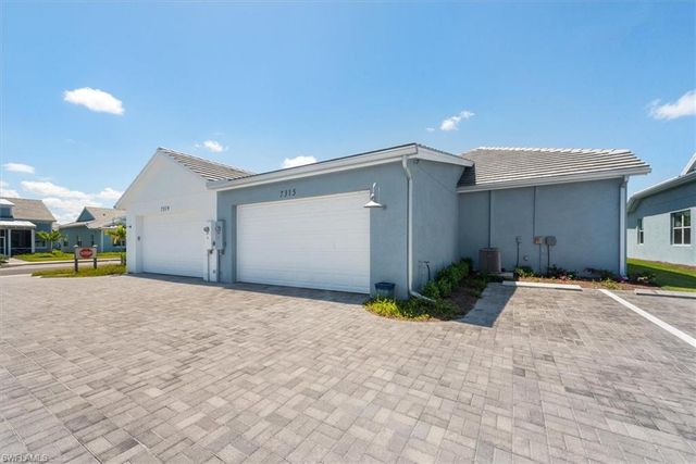 7315 Cayo Coco LN, Naples, FL 34113