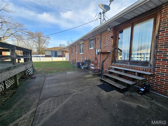 143 Reno Avenue, East Alton, IL 62024