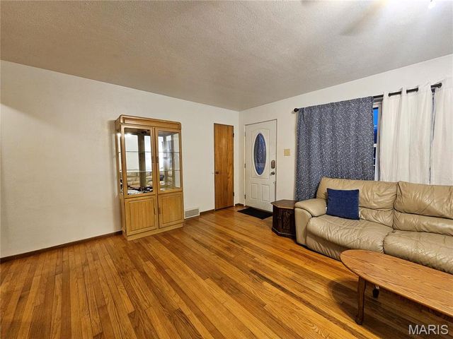 143 Reno Avenue, East Alton, IL 62024