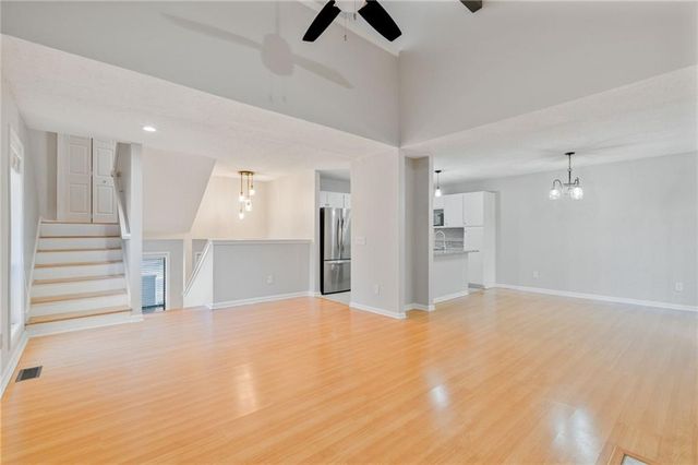 1064 Creatwood SE Circle, Smyrna, GA 30080