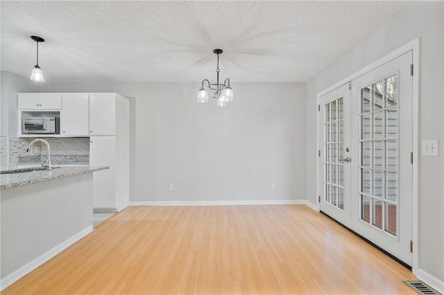 1064 Creatwood SE Circle, Smyrna, GA 30080