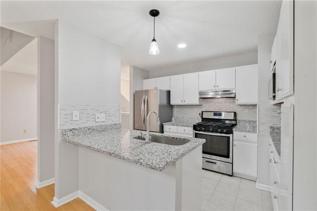 1064 Creatwood SE Circle, Smyrna, GA 30080