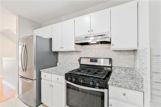 1064 Creatwood SE Circle, Smyrna, GA 30080