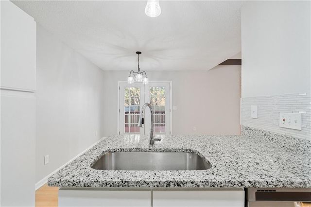 1064 Creatwood SE Circle, Smyrna, GA 30080