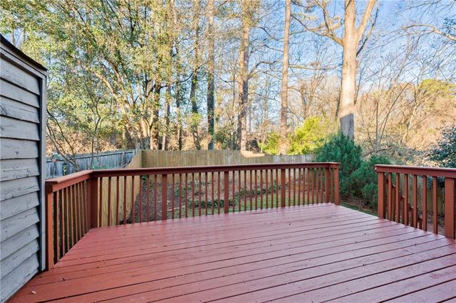 1064 Creatwood SE Circle, Smyrna, GA 30080