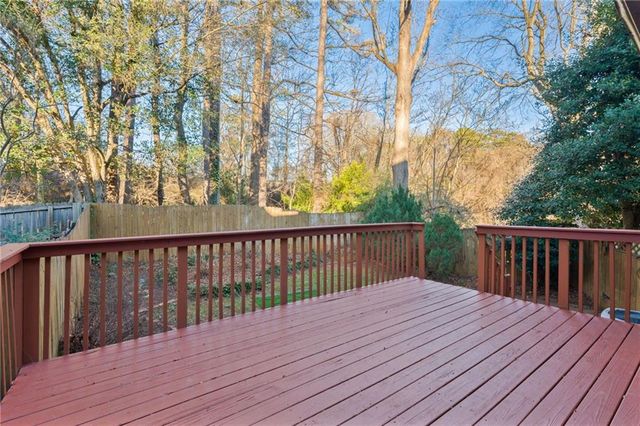 1064 Creatwood SE Circle, Smyrna, GA 30080