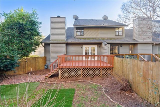 1064 Creatwood SE Circle, Smyrna, GA 30080