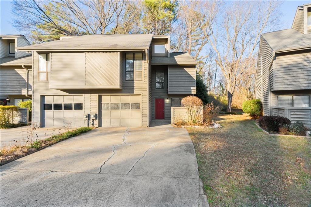 1064 Creatwood SE Circle, Smyrna, GA 30080