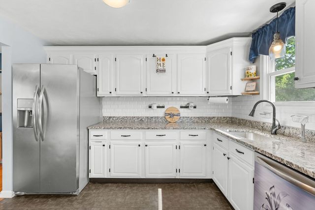 15 Old Farm Rd, Spencer, MA 01562