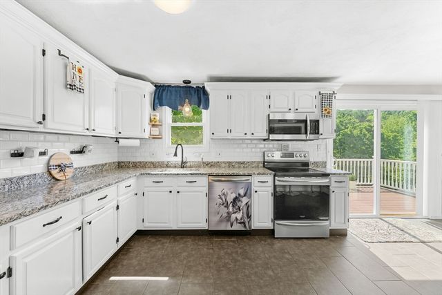 15 Old Farm Rd, Spencer, MA 01562