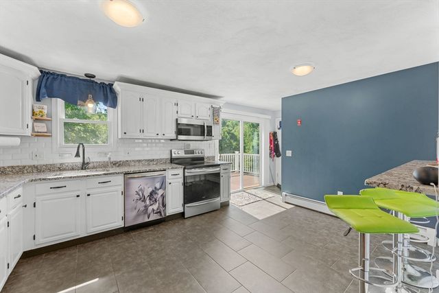 15 Old Farm Rd, Spencer, MA 01562