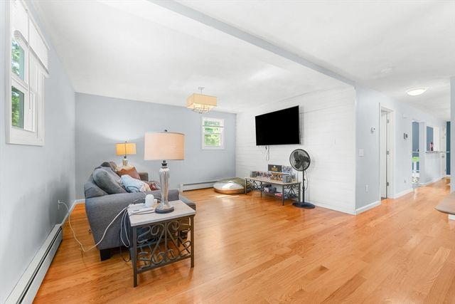 15 Old Farm Rd, Spencer, MA 01562