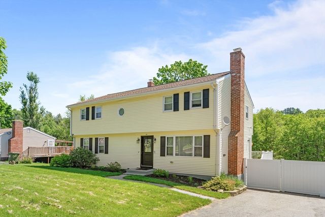 15 Old Farm Rd, Spencer, MA 01562