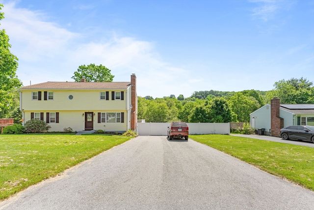 15 Old Farm Rd, Spencer, MA 01562