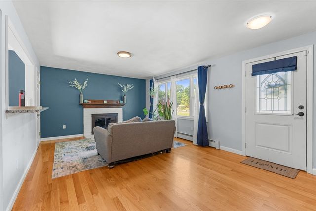 15 Old Farm Rd, Spencer, MA 01562