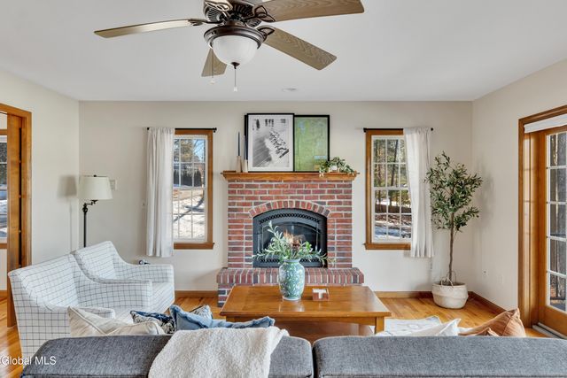 9 Reardon Rd Extension, Queensbury, NY 12804