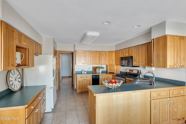 9 Reardon Rd Extension, Queensbury, NY 12804