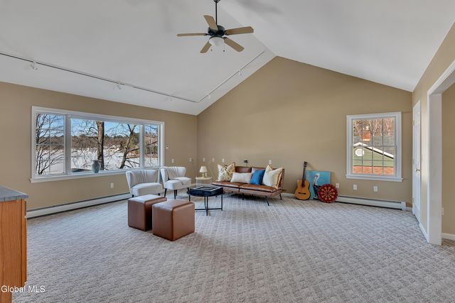 9 Reardon Rd Extension, Queensbury, NY 12804