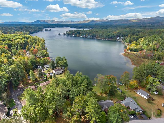 9 Reardon Rd Extension, Queensbury, NY 12804