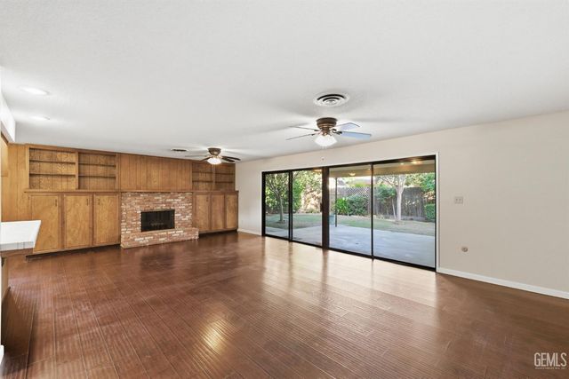 5413 Inverrary Court, Bakersfield, CA 93309