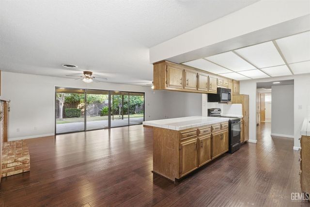 5413 Inverrary Court, Bakersfield, CA 93309