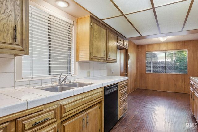5413 Inverrary Court, Bakersfield, CA 93309