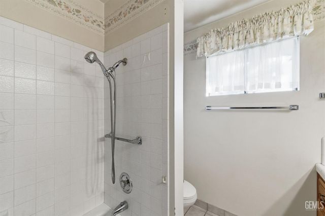 5413 Inverrary Court, Bakersfield, CA 93309