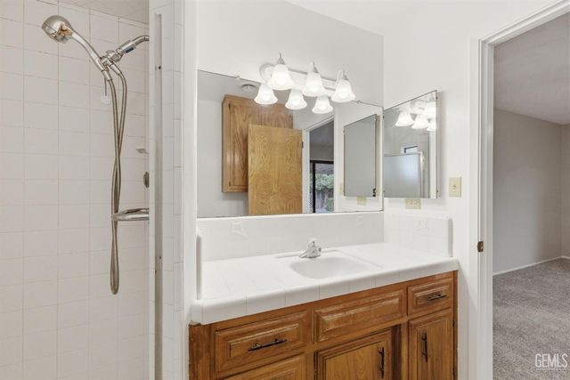 5413 Inverrary Court, Bakersfield, CA 93309