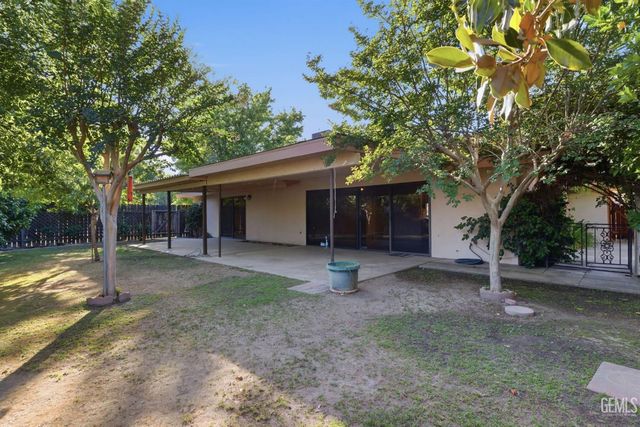 5413 Inverrary Court, Bakersfield, CA 93309
