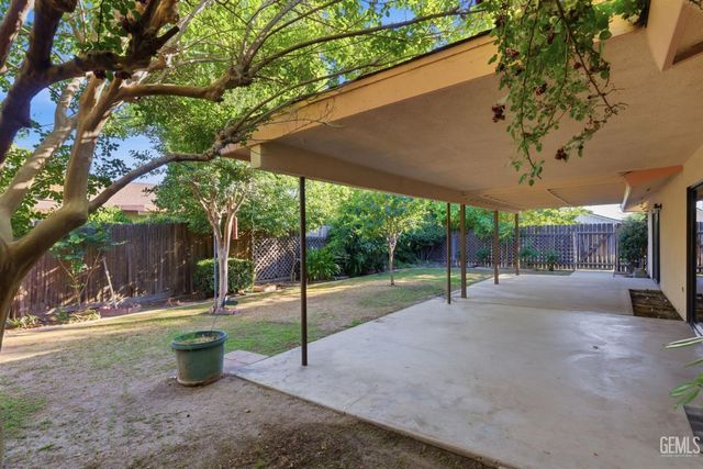5413 Inverrary Court, Bakersfield, CA 93309