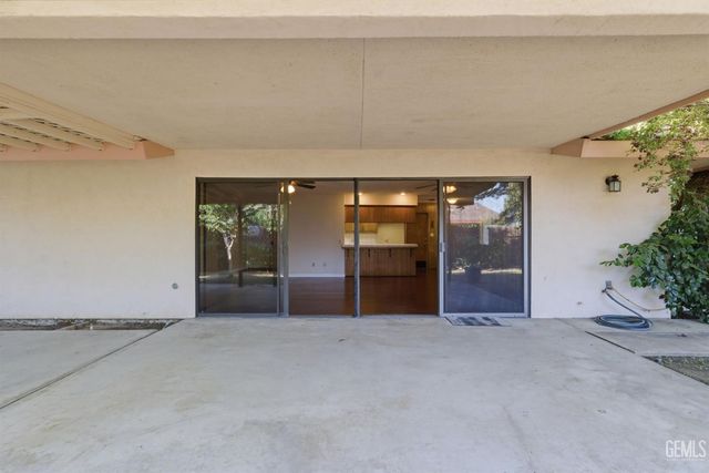 5413 Inverrary Court, Bakersfield, CA 93309