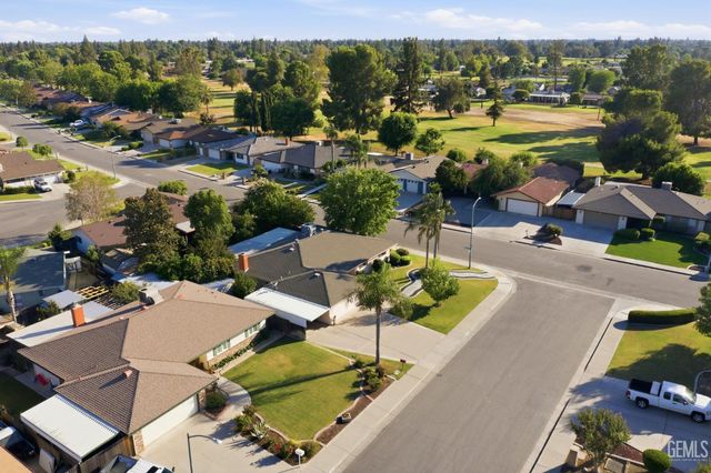 5413 Inverrary Court, Bakersfield, CA 93309