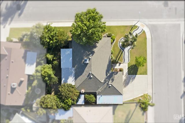5413 Inverrary Court, Bakersfield, CA 93309