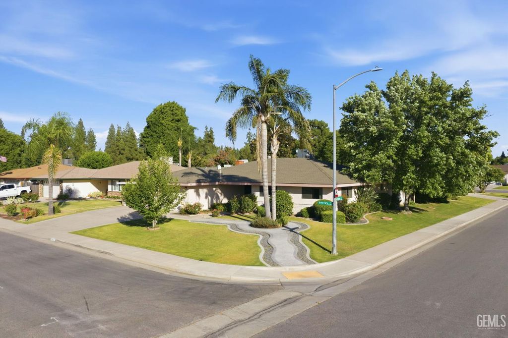 5413 Inverrary Court, Bakersfield, CA 93309
