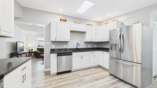 409 Chippendale Lane, Bonneau, SC 29431
