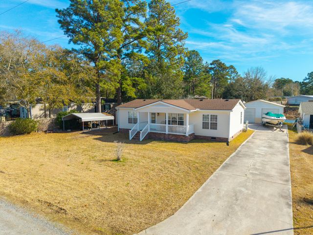 409 Chippendale Lane, Bonneau, SC 29431