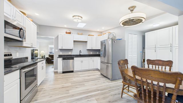 409 Chippendale Lane, Bonneau, SC 29431