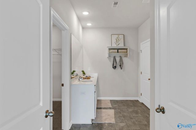 156 Red Fox Way, Meridianville, AL 35759