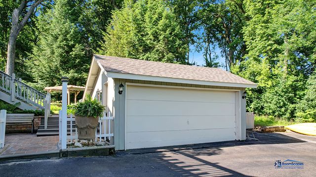 28693 W Ravine Drive, Barrington, IL 60010