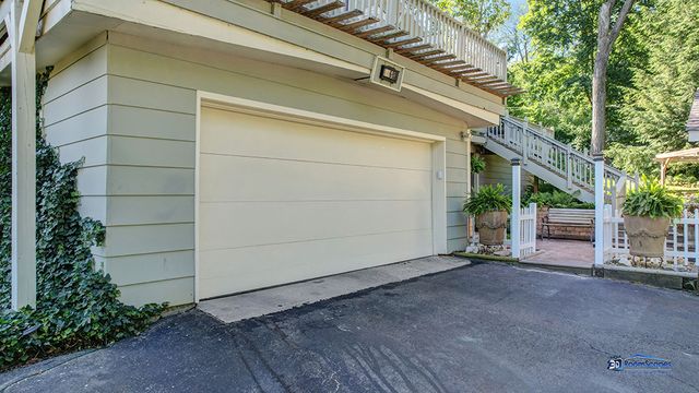 28693 W Ravine Drive, Barrington, IL 60010