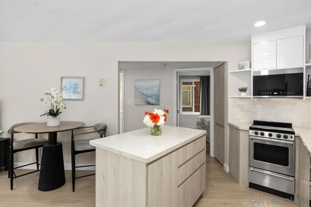 8040 Girard Ave 2, La Jolla, CA 92037