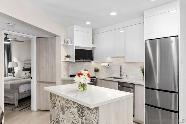 8040 Girard Ave 2, La Jolla, CA 92037