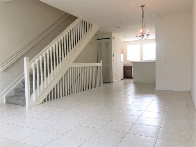 810 Marina Del Ray Lane 7, West Palm Beach, FL 33401