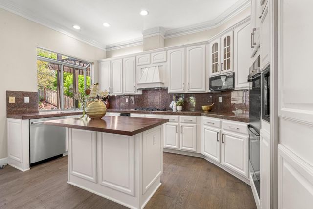 6523 Deer Hollow Drive, San Jose, CA 95120